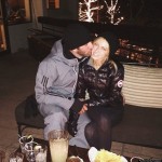 Paulina Gretzky bundles up in the Canada Goose Hybridge Lite Jacket